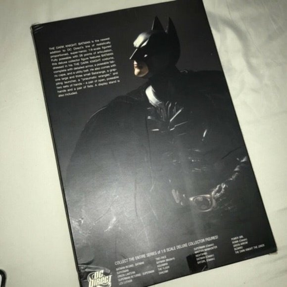Batman 1/6 Scale Deluxe Collector Figure-The Dark Knight - Picture 7 of 11